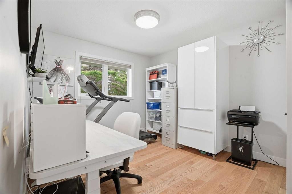 44 Vandoos Gardens Nw, Calgary, AB - Indoor