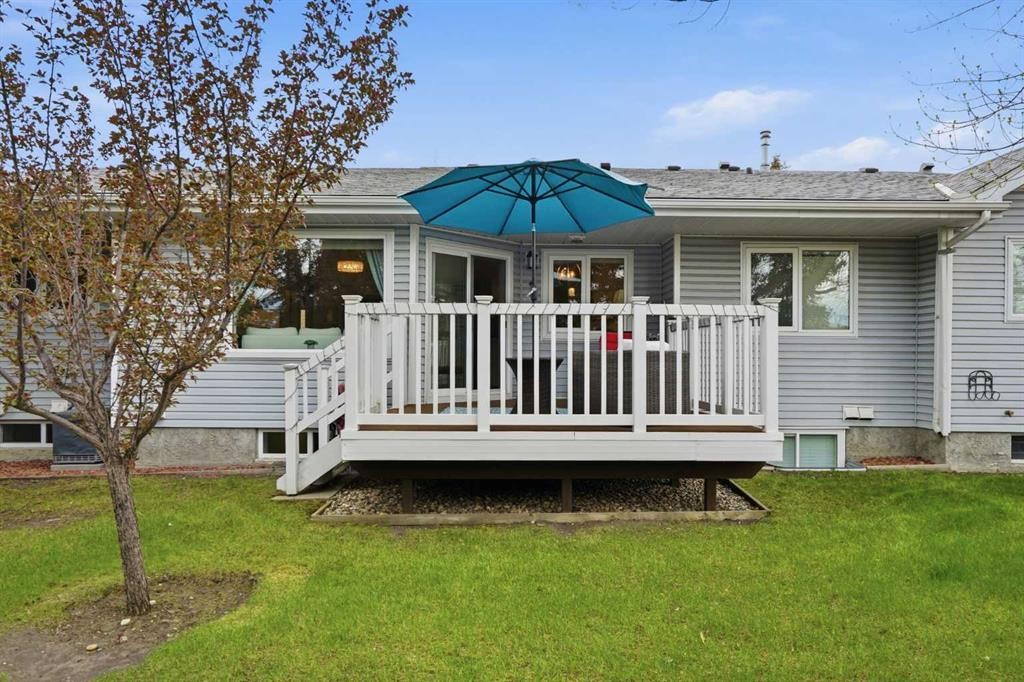 44 Vandoos Gardens Nw, Calgary, AB - Outdoor With Deck Patio Veranda