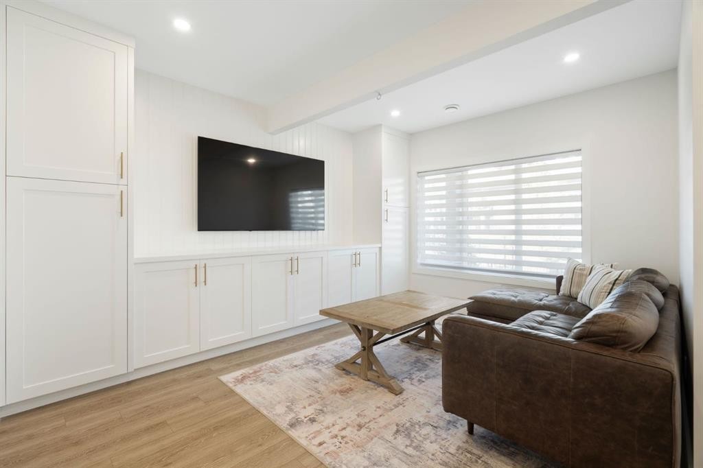 75 Sundown Crescent, Cochrane, AB - Indoor Photo Showing Other Room