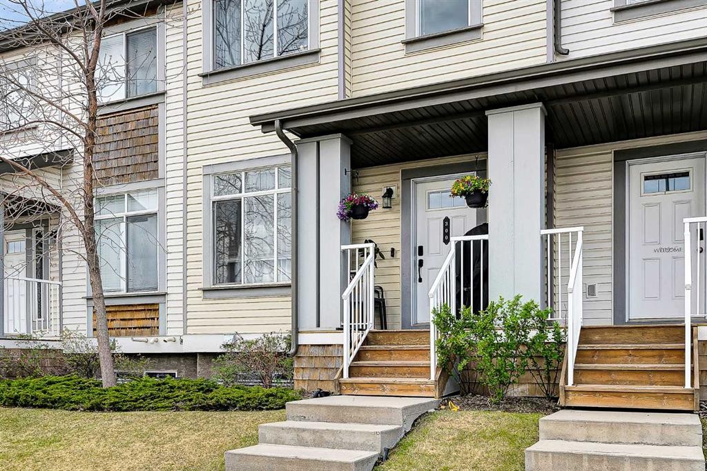 300 Copperstone Cove Se, Calgary, AB - Outdoor With Facade