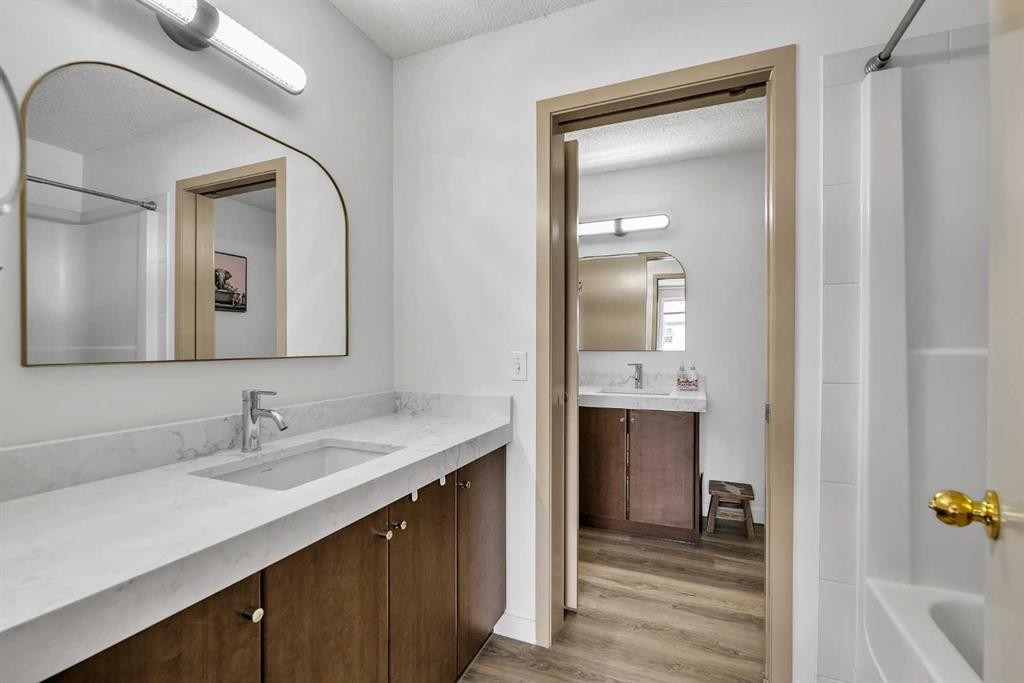 300 Copperstone Cove Se, Calgary, AB - Indoor Photo Showing Bathroom