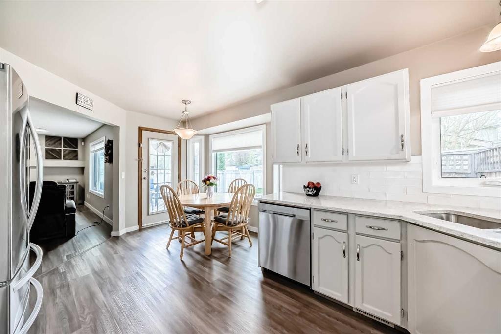 481 Sunmills Drive, Calgary, AB - Indoor Photo Showing Kitchen