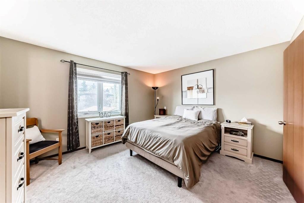 481 Sunmills Drive, Calgary, AB - Indoor Photo Showing Bedroom