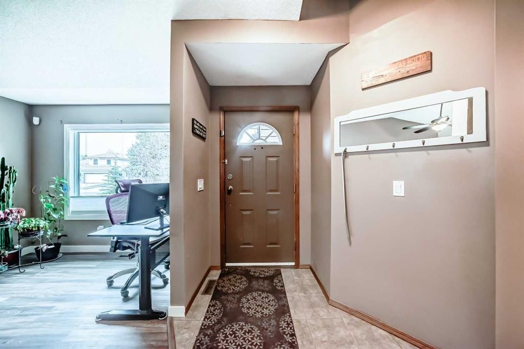 481 Sunmills Drive, Calgary, AB - Indoor Photo Showing Other Room