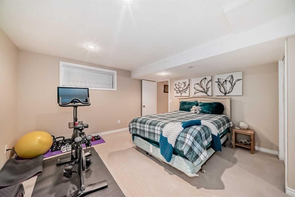 481 Sunmills Drive, Calgary, AB - Indoor Photo Showing Bedroom