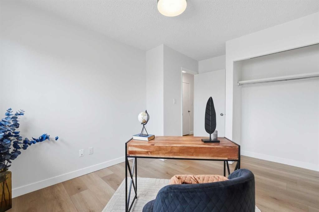 85 Cedarwood Hill Sw, Calgary, AB - Indoor