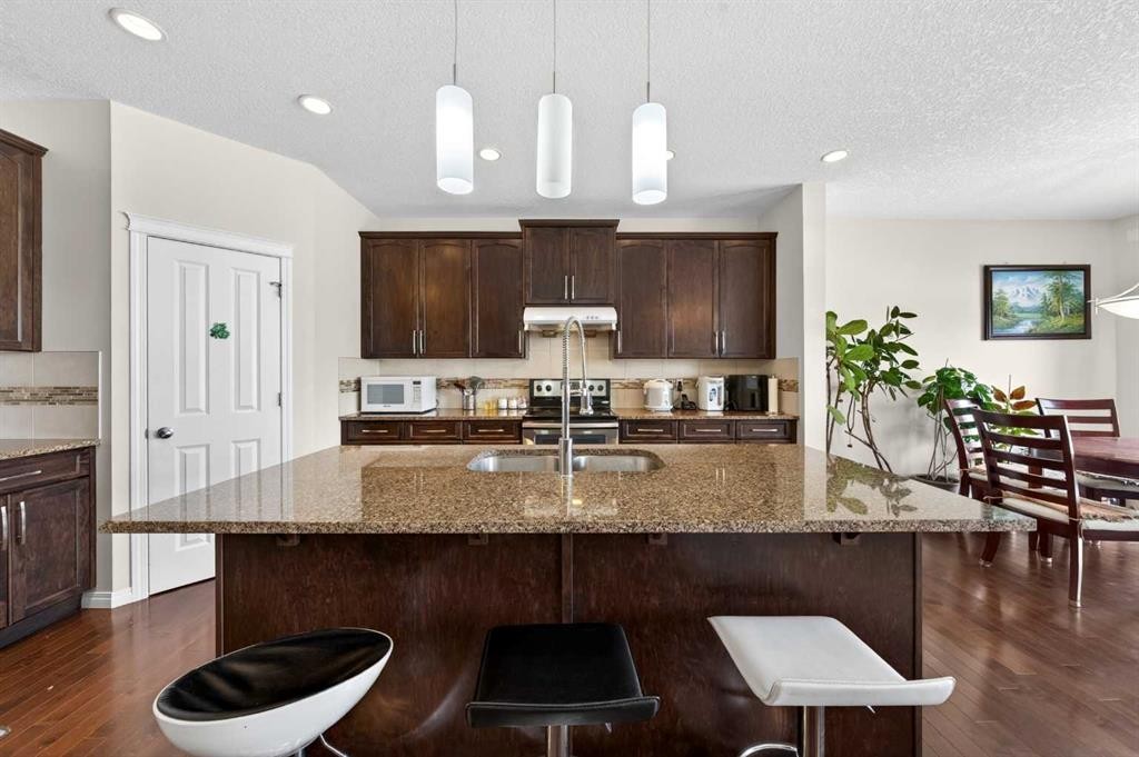 277 Panton Way Nw, Calgary, AB - Indoor Photo Showing Kitchen With Double Sink With Upgraded Kitchen