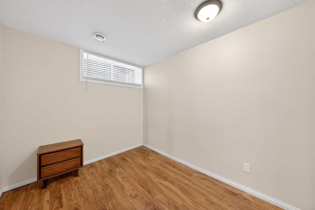 277 Panton Way Nw, Calgary, AB - Indoor Photo Showing Other Room