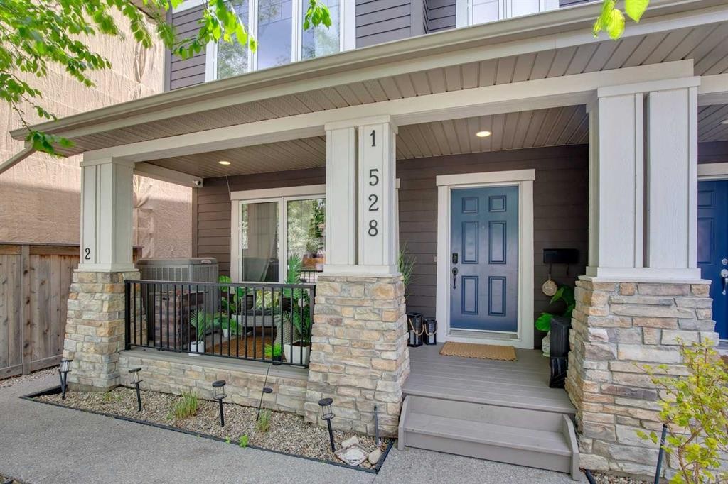 1-528 34 Street Nw, Calgary, AB - Outdoor With Exterior