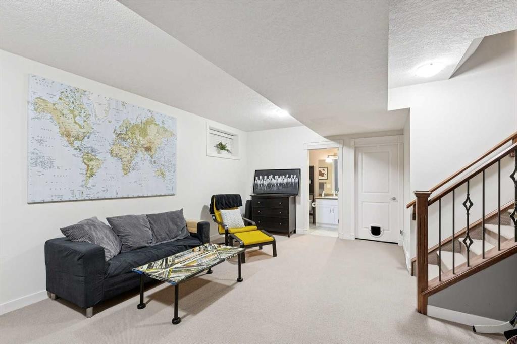 1-528 34 Street Nw, Calgary, AB - Indoor