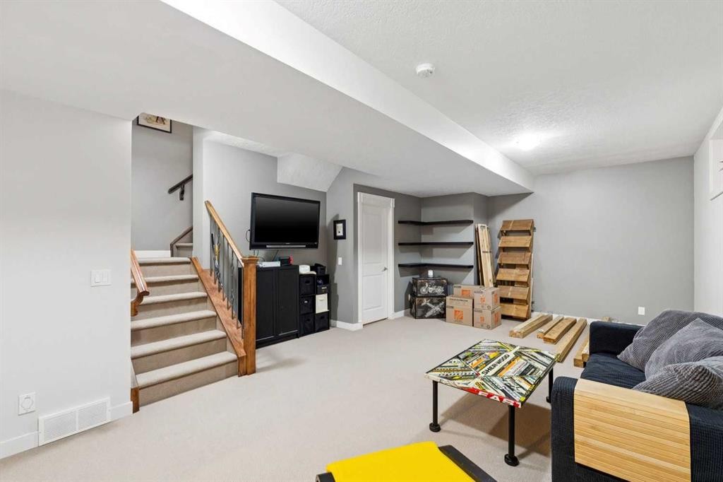 1-528 34 Street Nw, Calgary, AB - Indoor