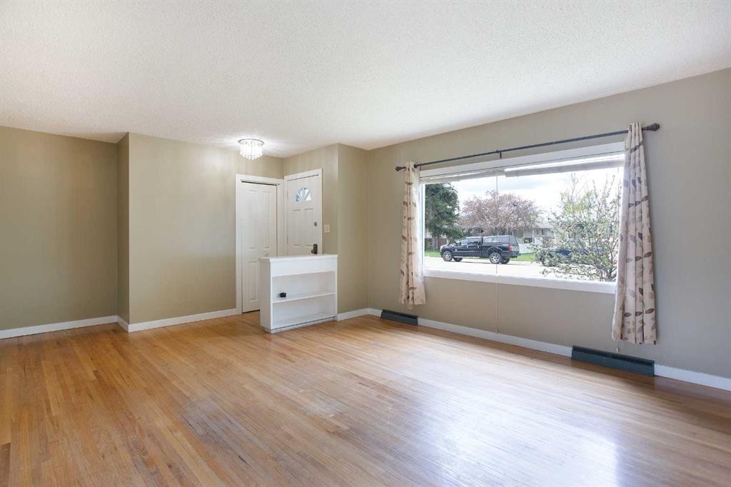 920 41 Street Se, Calgary, AB