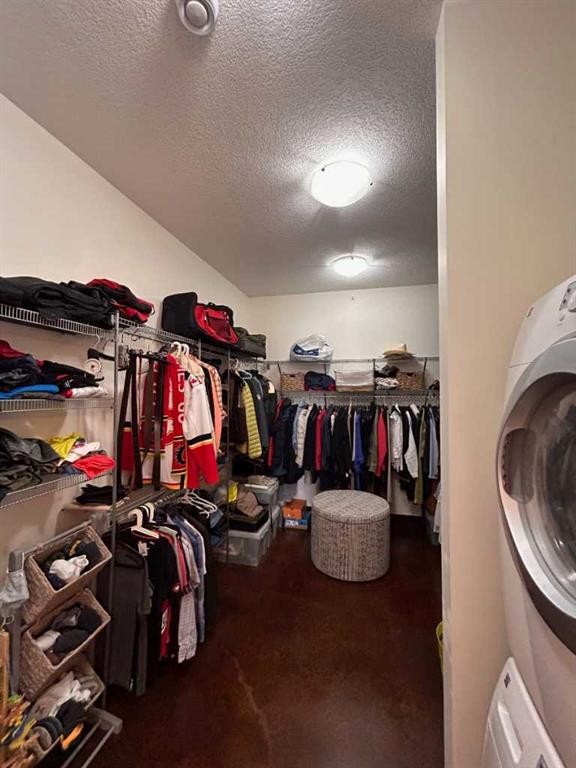 596 Muirfield Crescent, Lyalta, AB - Indoor Photo Showing Other Room
