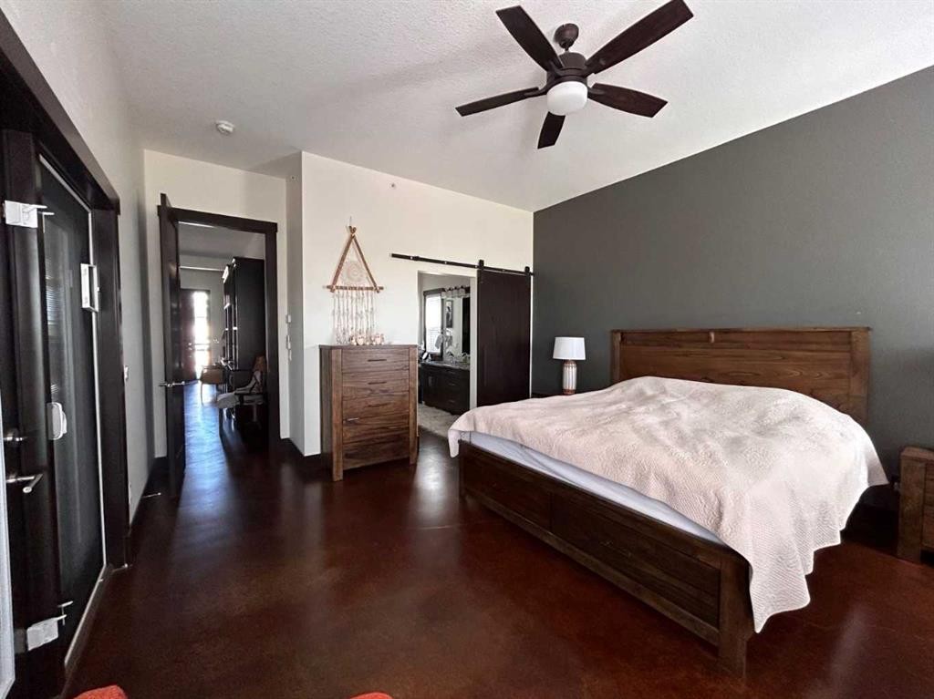 596 Muirfield Crescent, Lyalta, AB - Indoor Photo Showing Bedroom