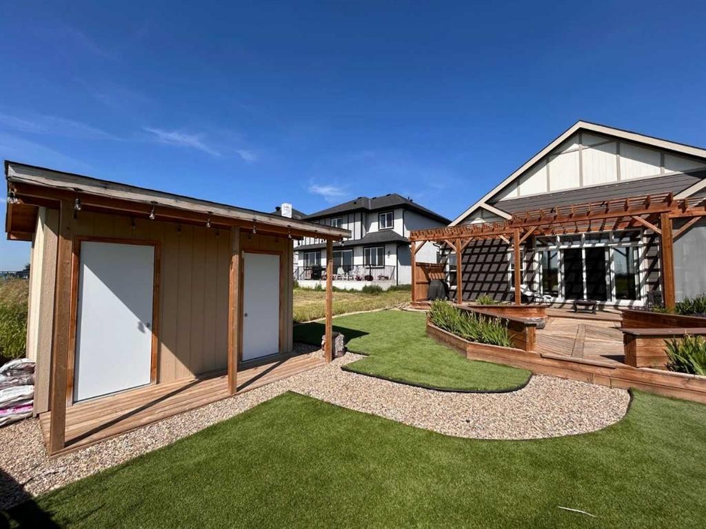 596 Muirfield Crescent, Lyalta, AB - Outdoor With Deck Patio Veranda With Exterior