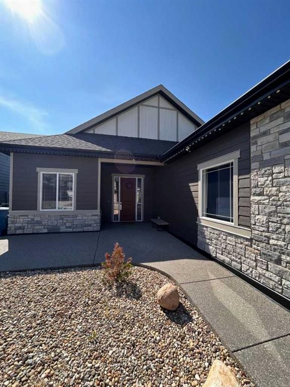 596 Muirfield Crescent, Lyalta, AB - Outdoor