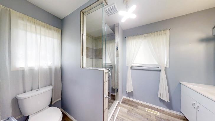 15 Chinook Crescent West, Claresholm, AB - Indoor Photo Showing Bathroom