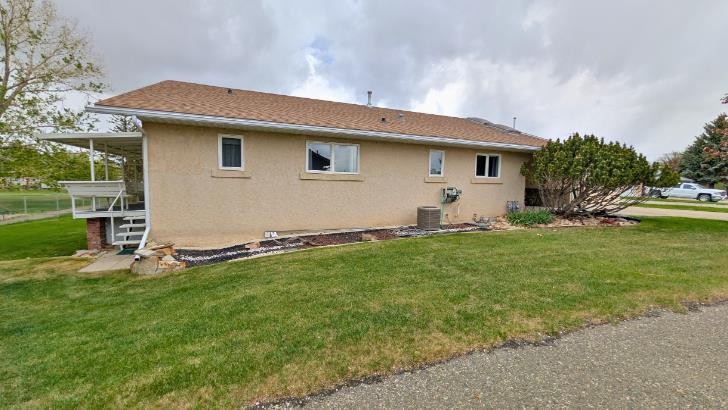15 Chinook Crescent West, Claresholm, AB - Outdoor