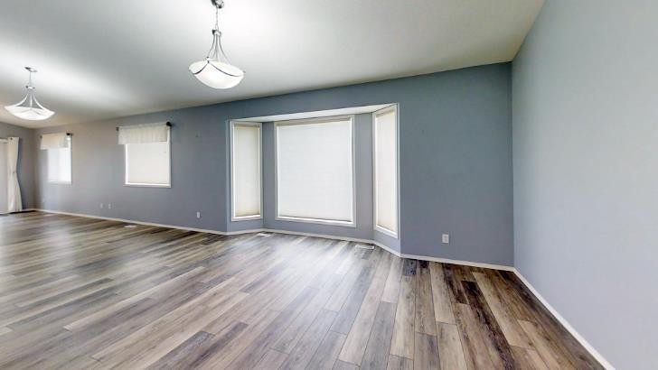 15 Chinook Crescent West, Claresholm, AB - Indoor Photo Showing Other Room