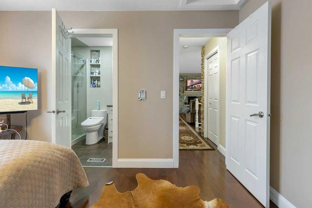 155 Midcrest Crescent Se, Calgary, AB - Indoor