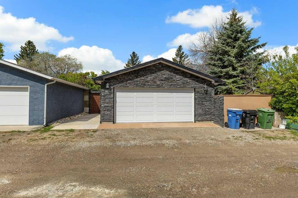 155 Midcrest Crescent Se, Calgary, AB - Outdoor With Exterior