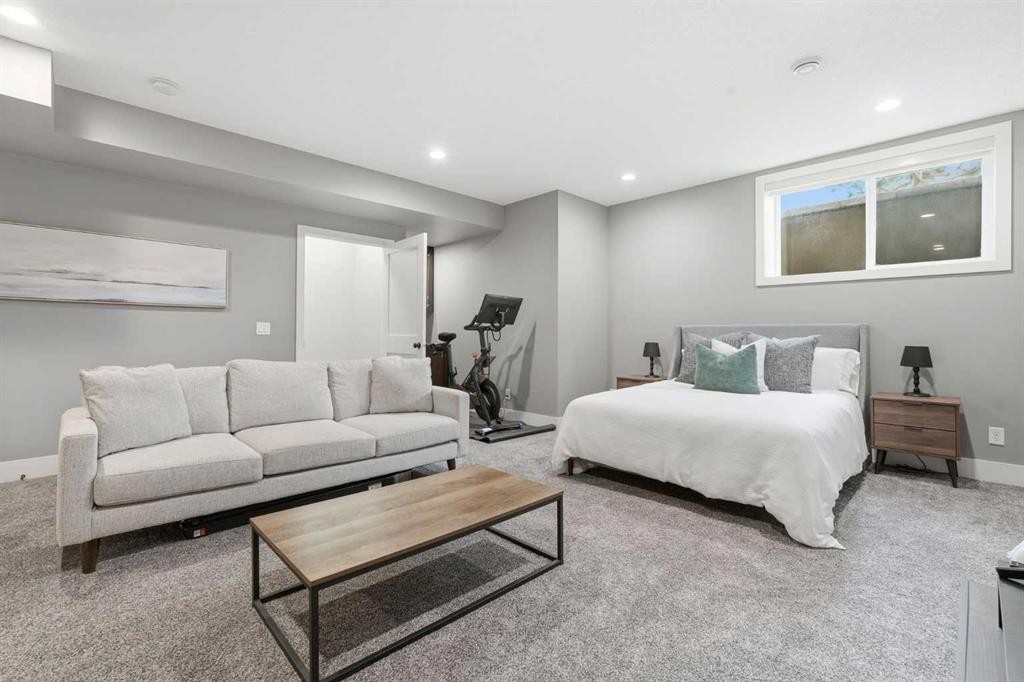 1684 37 Avenue Sw, Calgary, AB - Indoor