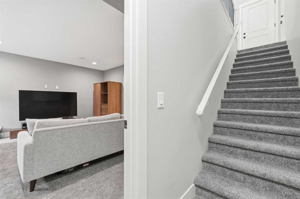 1684 37 Avenue Sw, Calgary, AB - Indoor Photo Showing Other Room