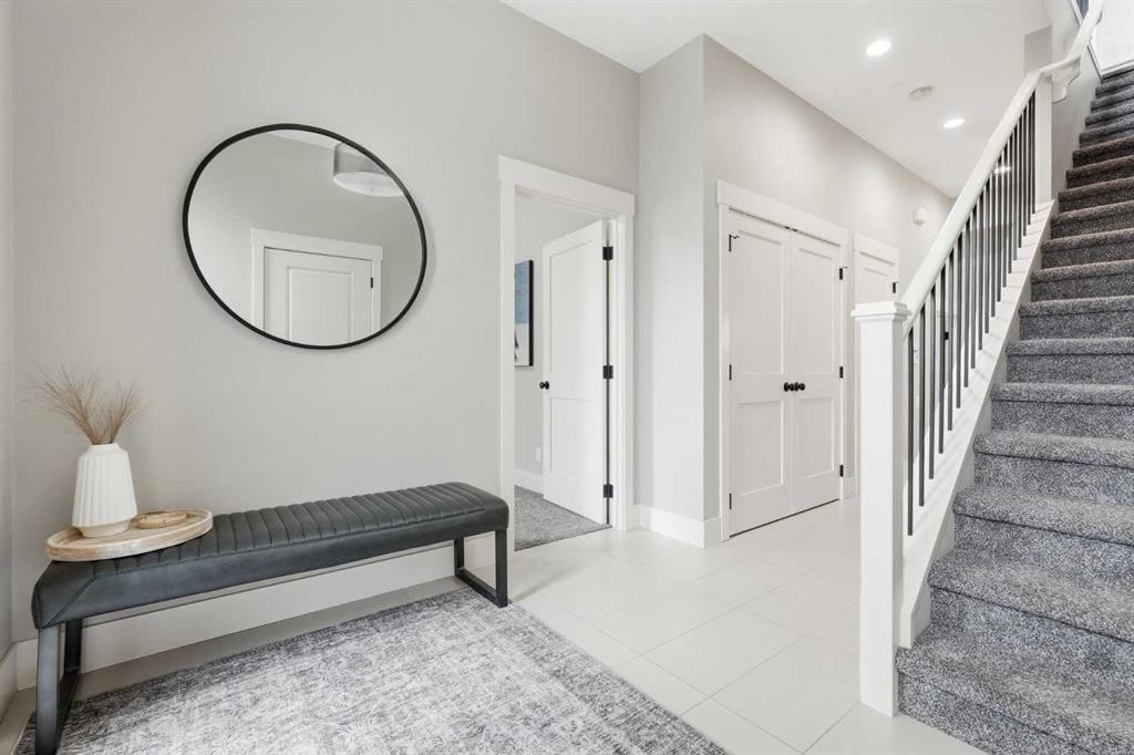 1684 37 Avenue Sw, Calgary, AB - Indoor Photo Showing Other Room