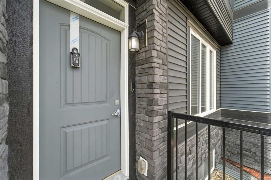 21 Corner Glen Row Ne, Calgary, AB