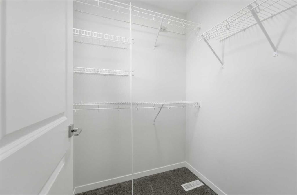 21 Corner Glen Row Ne, Calgary, AB