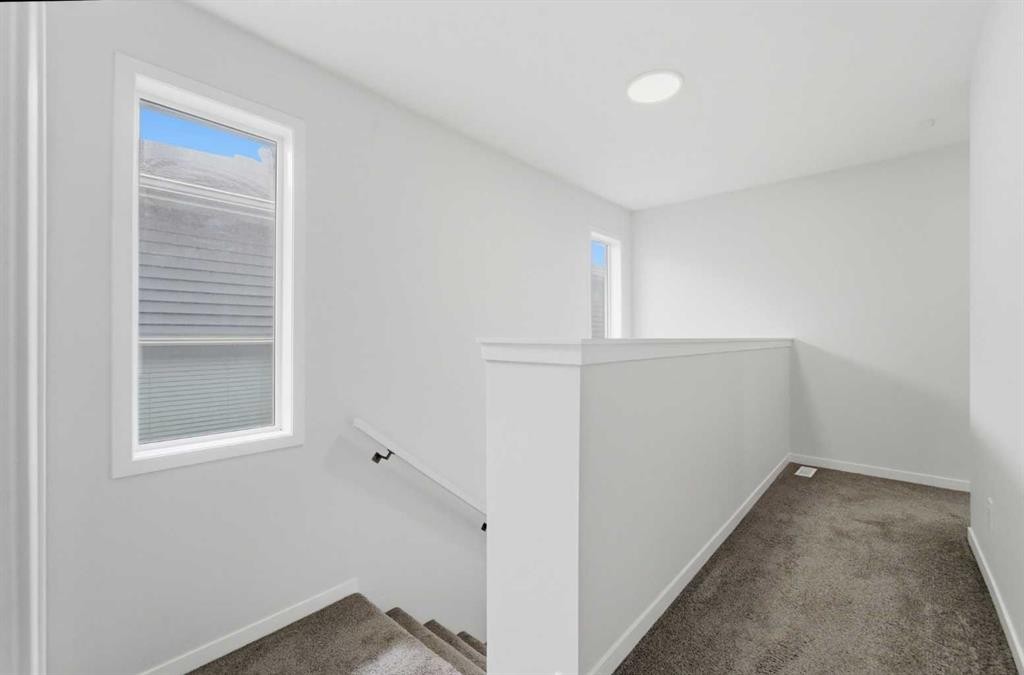 21 Corner Glen Row Ne, Calgary, AB
