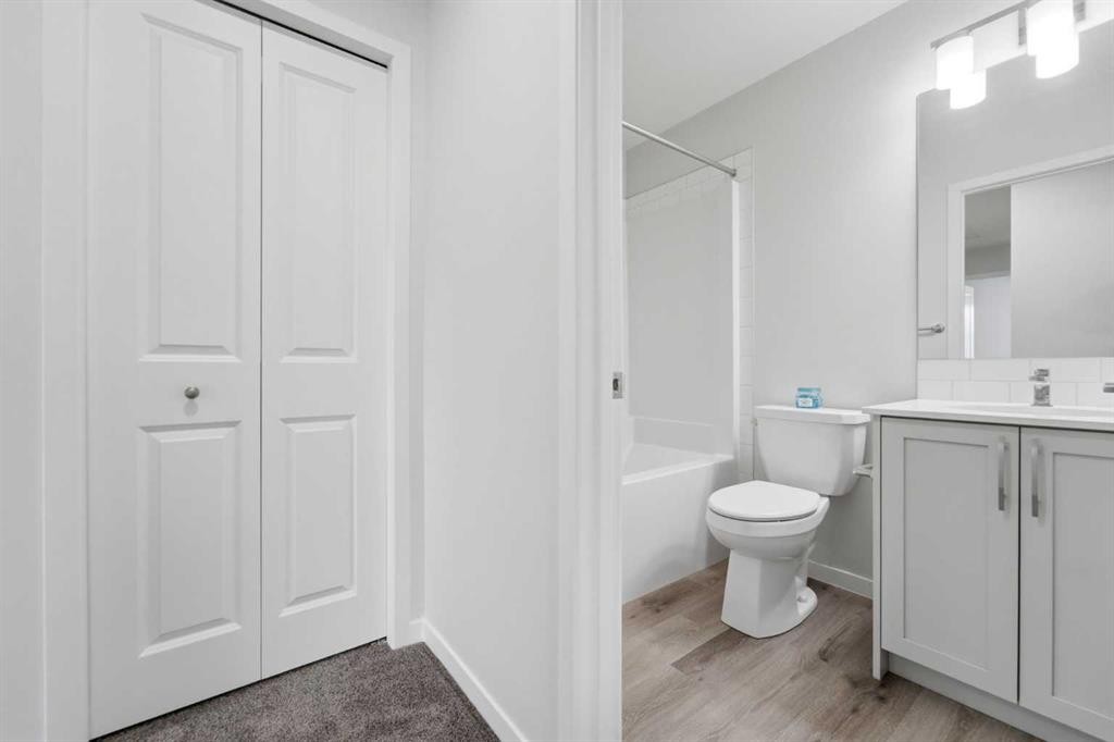 21 Corner Glen Row Ne, Calgary, AB