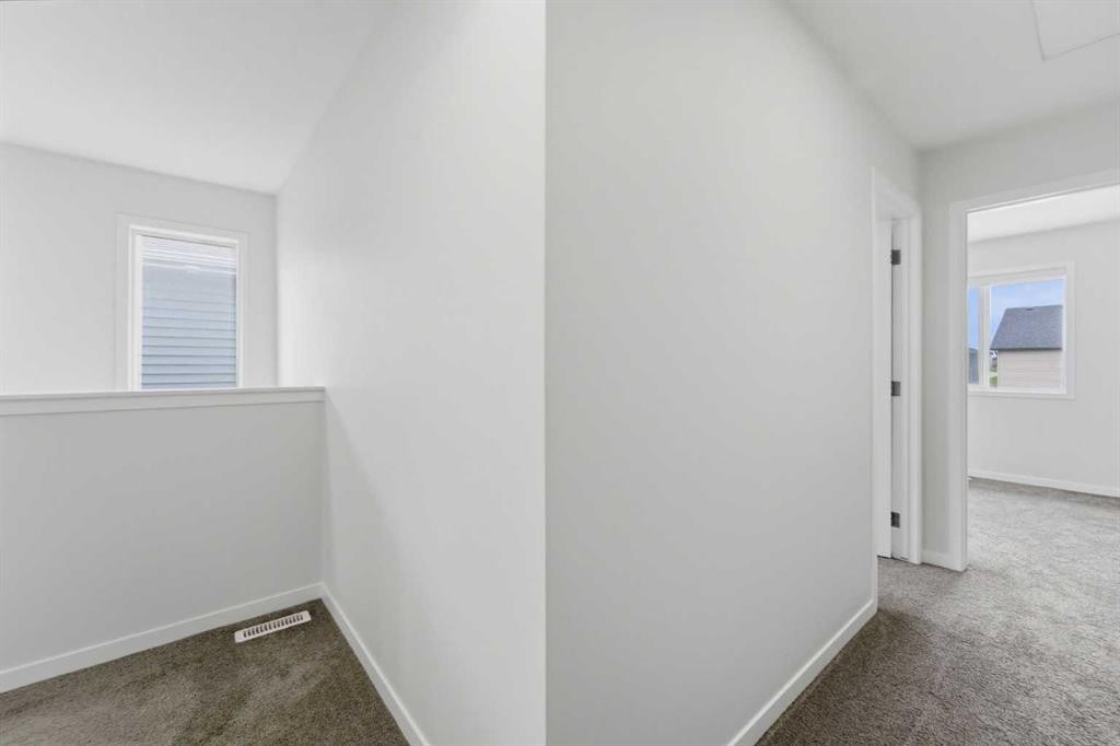 21 Corner Glen Row Ne, Calgary, AB