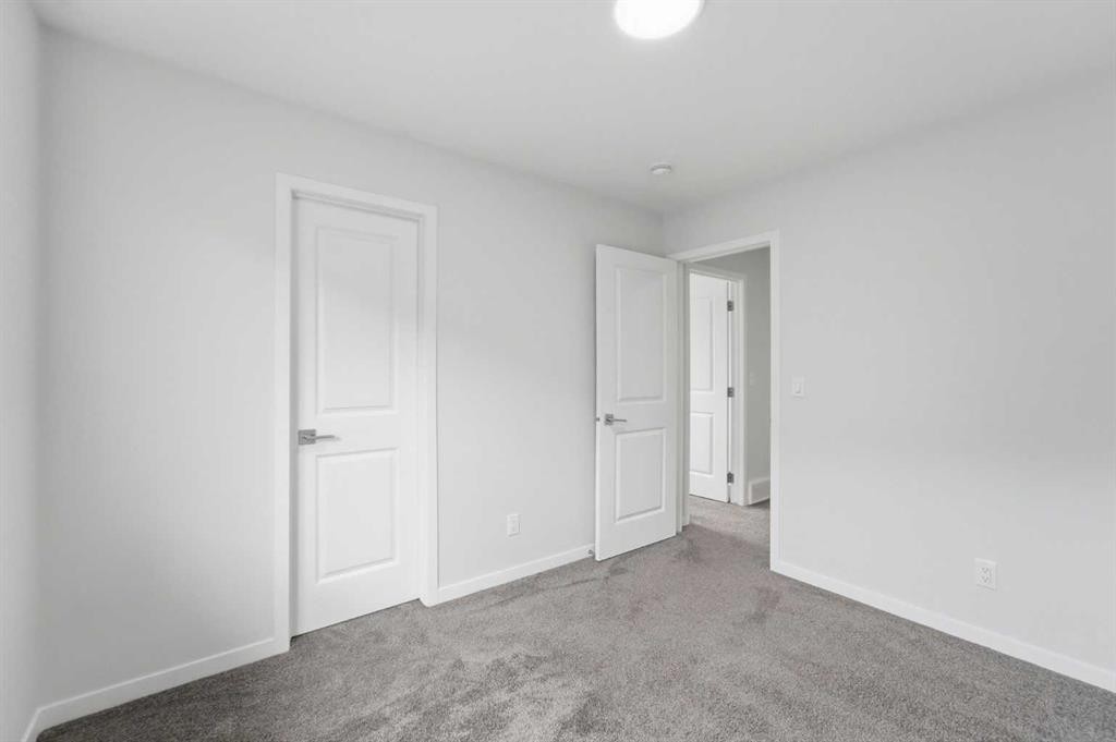 21 Corner Glen Row Ne, Calgary, AB