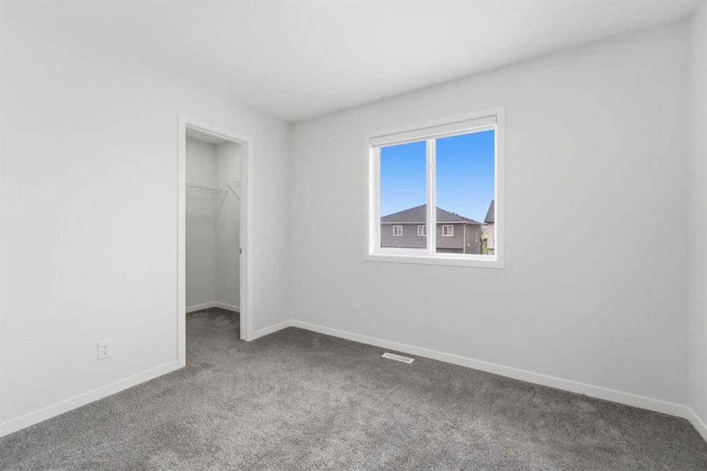 21 Corner Glen Row Ne, Calgary, AB