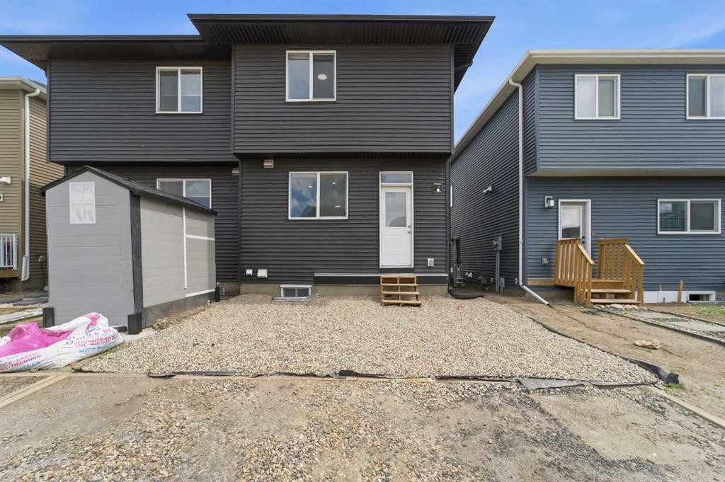21 Corner Glen Row Ne, Calgary, AB