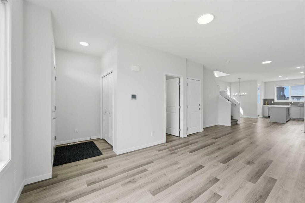 21 Corner Glen Row Ne, Calgary, AB