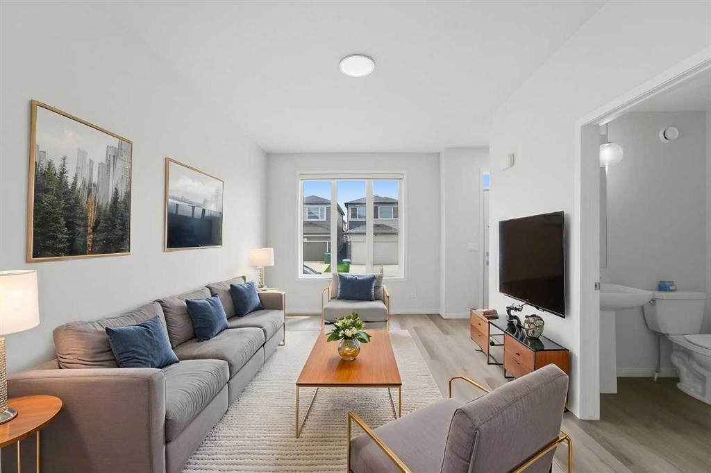 21 Corner Glen Row Ne, Calgary, AB