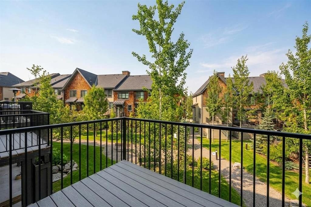455 Ascot Circle Sw, Calgary, AB - Outdoor
