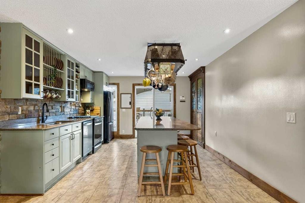 216 Castleridge Drive Ne, Calgary, AB