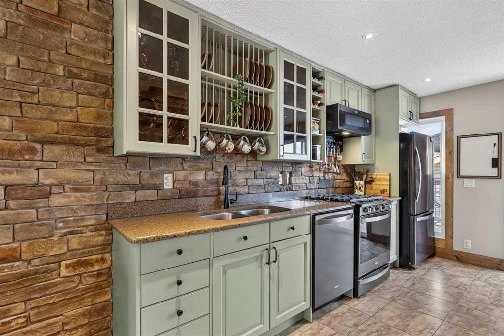 216 Castleridge Drive Ne, Calgary, AB