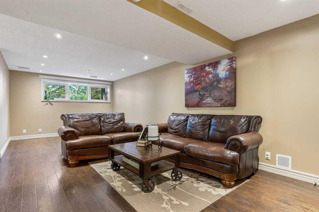 216 Castleridge Drive Ne, Calgary, AB