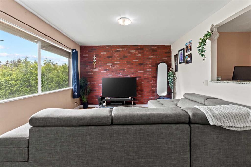 616 34 Avenue Ne, Calgary, AB - Indoor