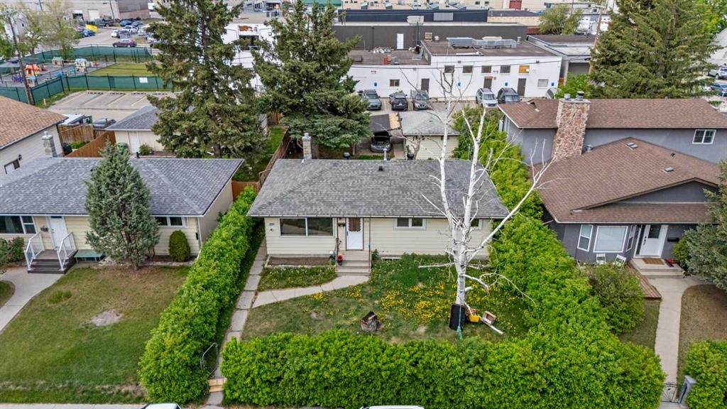 616 34 Avenue Ne, Calgary, AB - Outdoor