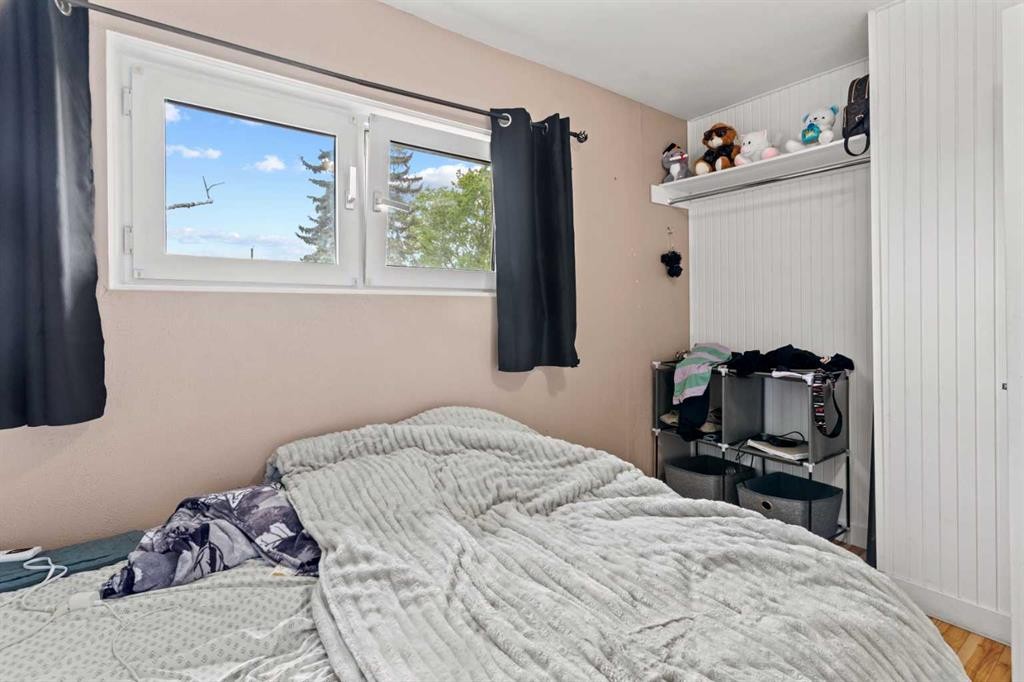 616 34 Avenue Ne, Calgary, AB - Indoor Photo Showing Bedroom
