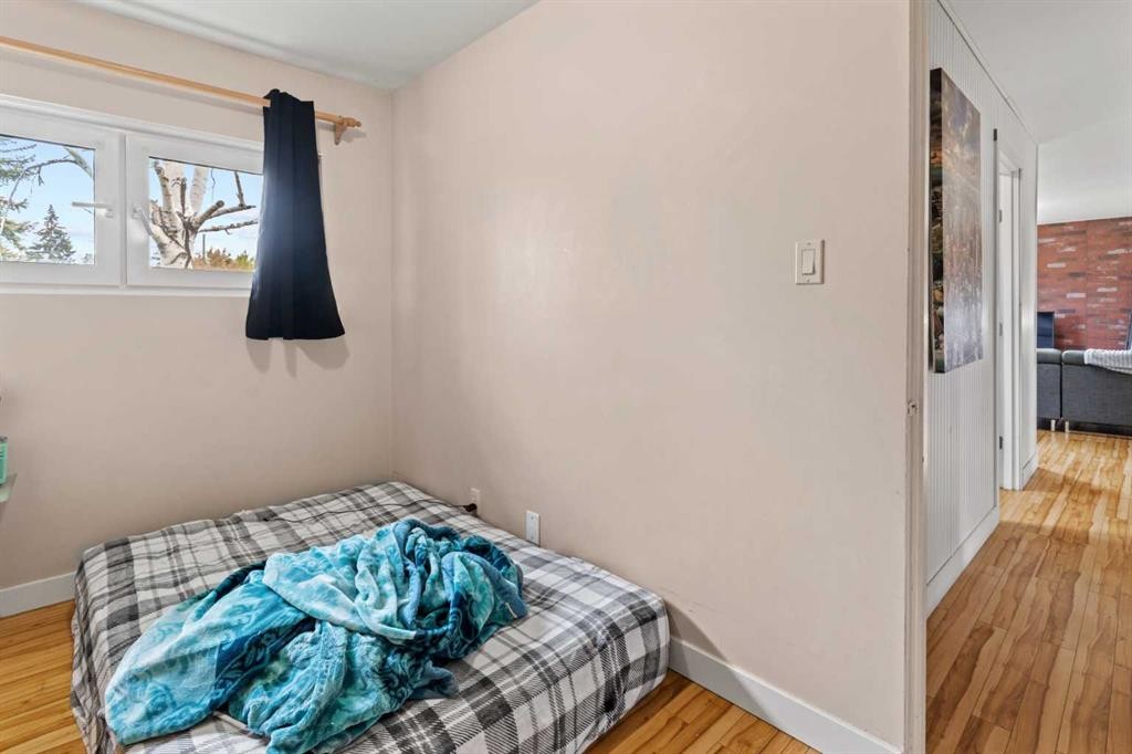 616 34 Avenue Ne, Calgary, AB - Indoor Photo Showing Bedroom