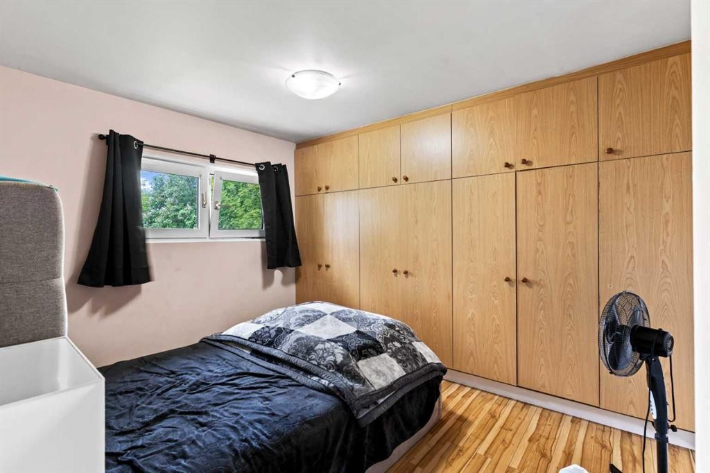 616 34 Avenue Ne, Calgary, AB - Indoor Photo Showing Bedroom