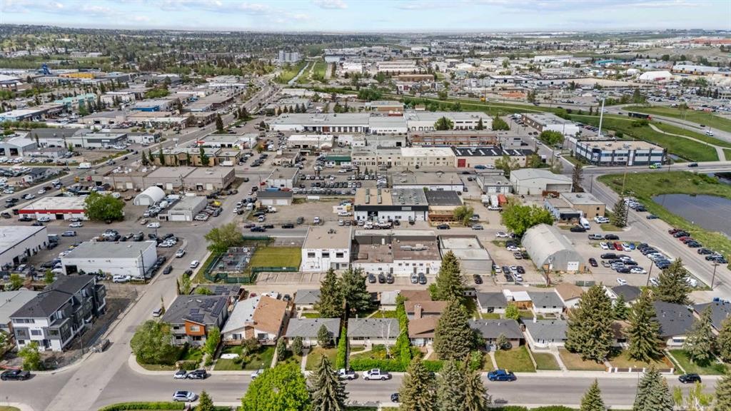 616 34 Avenue Ne, Calgary, AB - Outdoor With View