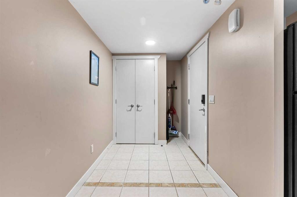 616 34 Avenue Ne, Calgary, AB - Indoor Photo Showing Other Room