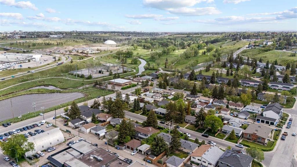 616 34 Avenue Ne, Calgary, AB - Outdoor With View